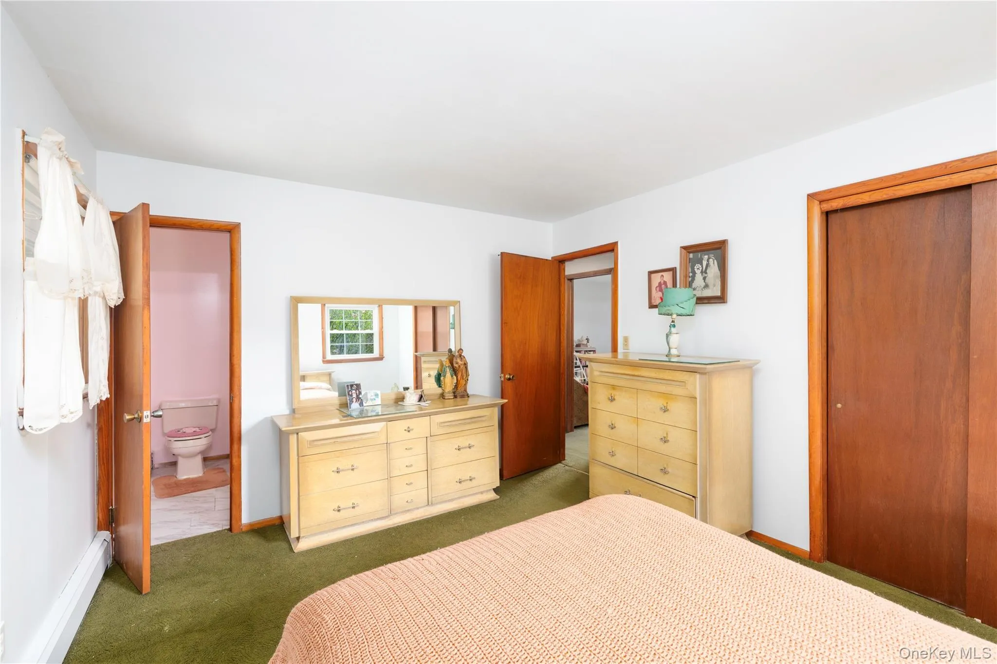 Access to bathroom, nice sized closet Access to bathroom, nice sized closet