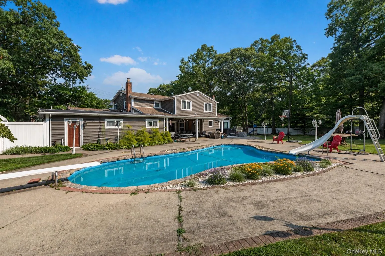 1 Whispering Court, Huntington, NY, 5 Bedrooms Bedrooms, 13 Rooms Rooms,4 BathroomsBathrooms,Residential,For Rent,Whispering,0,1040479 1 Whispering Court, Huntington, NY, 5 Bedrooms Bedrooms, 13 Rooms Rooms,4 BathroomsBathrooms,Residential,For Rent,Whispering,0,1040479
