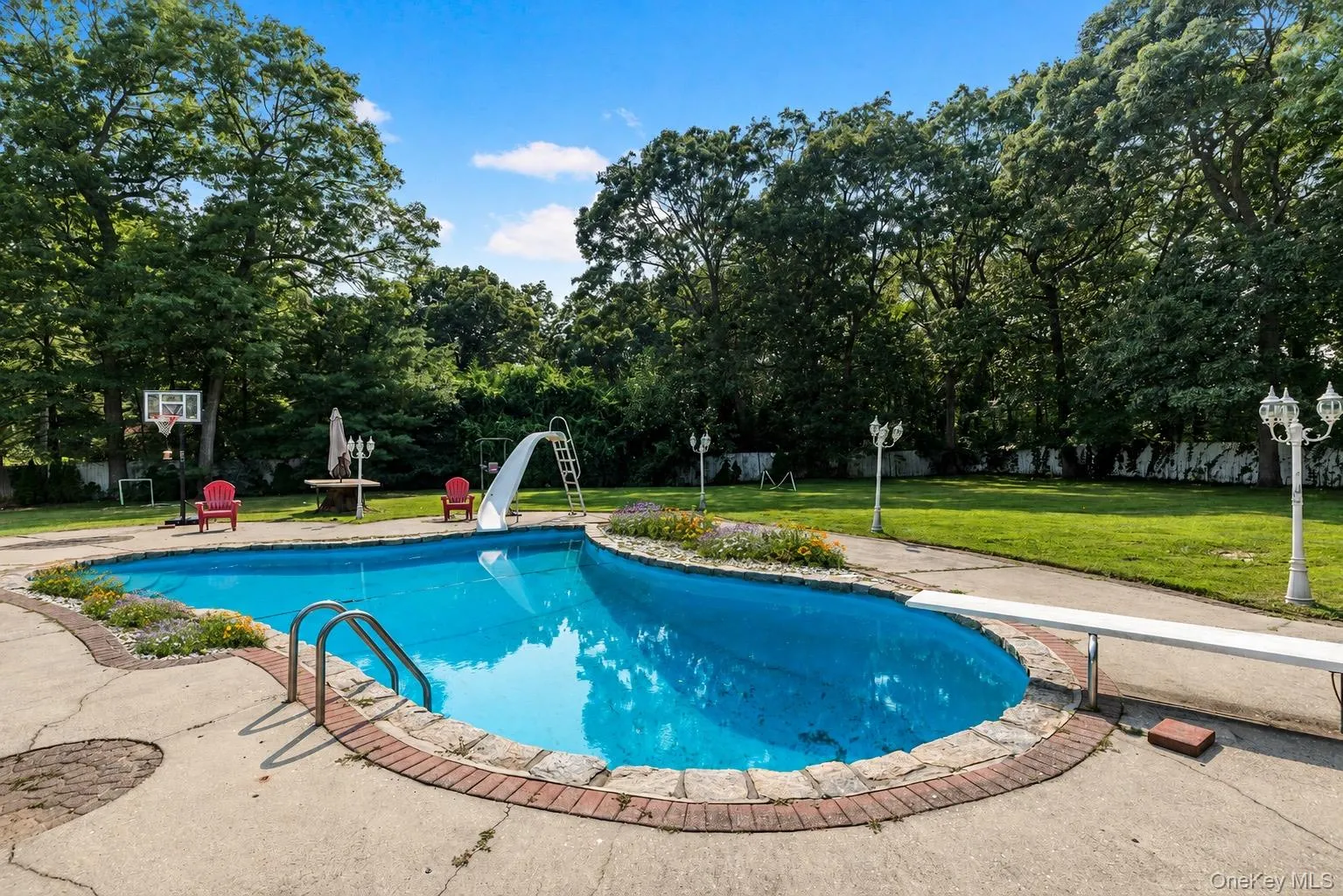 1 Whispering Court, Huntington, NY, 5 Bedrooms Bedrooms, 13 Rooms Rooms,4 BathroomsBathrooms,Residential,For Rent,Whispering,0,1040479 1 Whispering Court, Huntington, NY, 5 Bedrooms Bedrooms, 13 Rooms Rooms,4 BathroomsBathrooms,Residential,For Rent,Whispering,0,1040479