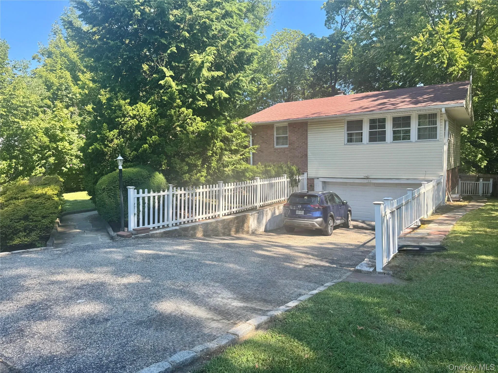 6 car fits in Driveway Parking 6 car fits in Driveway Parking