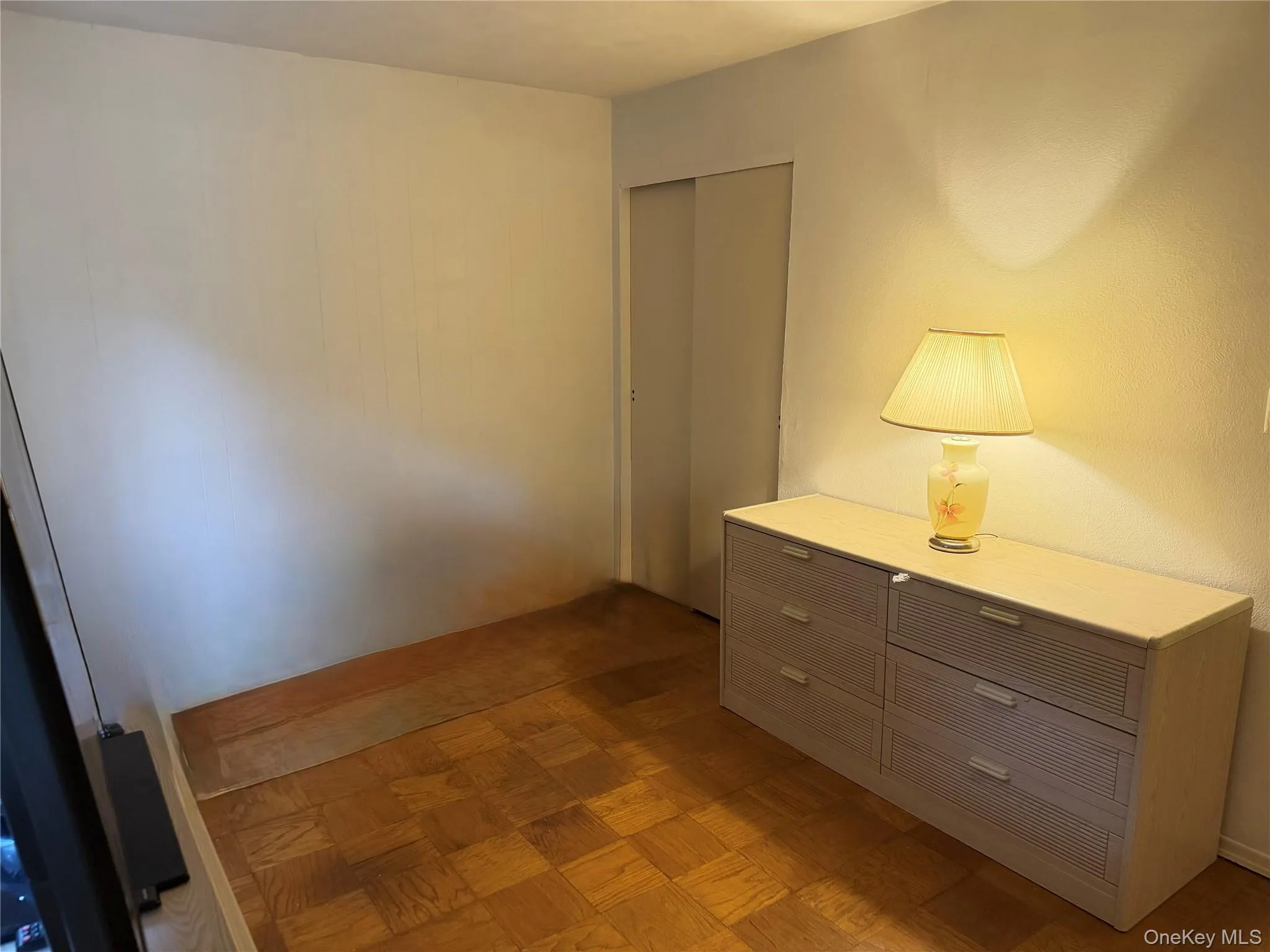 Image has been digitally altered to remove clutter and furniture Image has been digitally altered to remove clutter and furniture