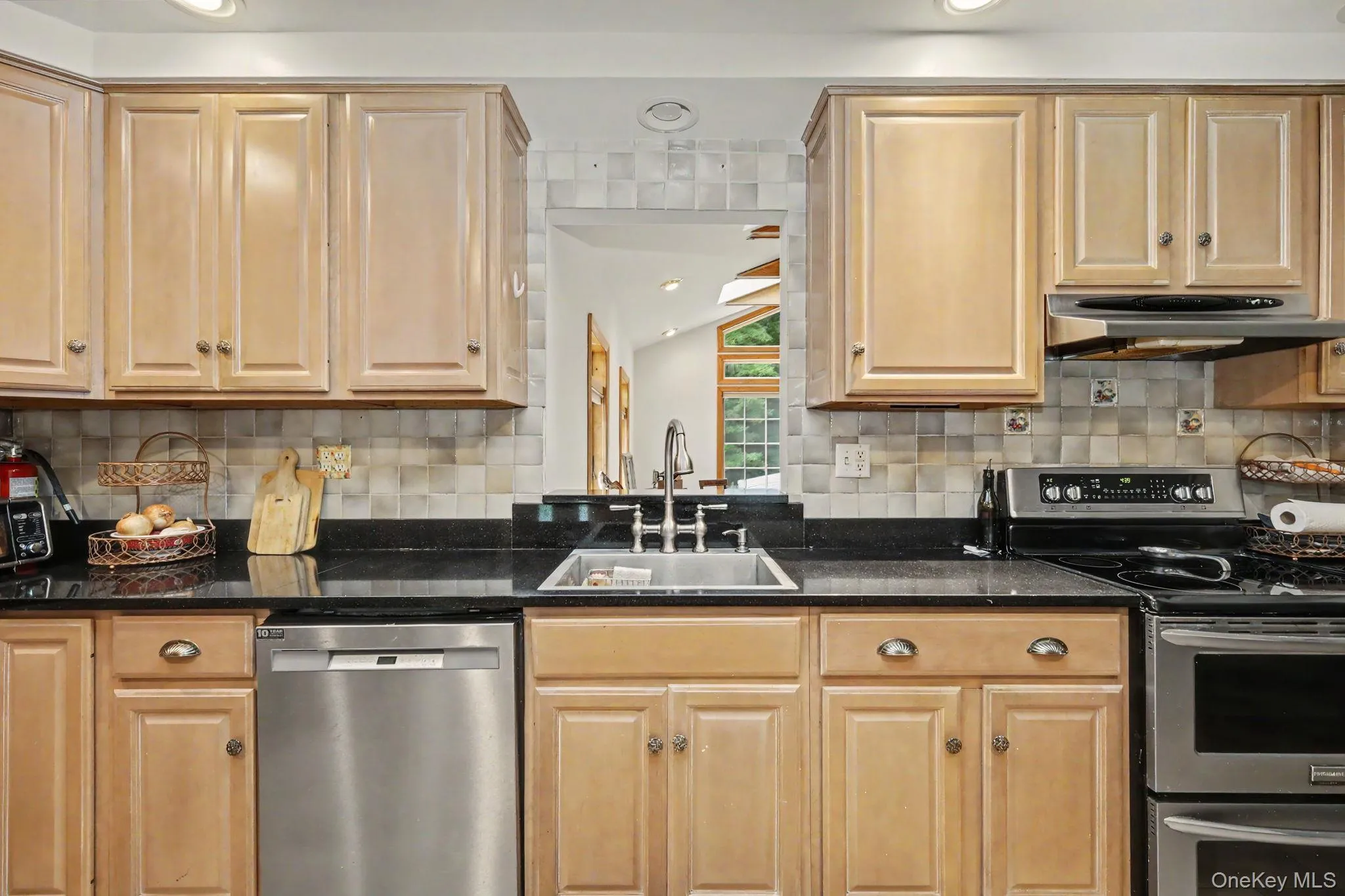 41 Fenwood Road, Carmel, NY, 5 Bedrooms Bedrooms, 11 Rooms Rooms,3 BathroomsBathrooms,Residential,For Rent,Fenwood,0,1040487 41 Fenwood Road, Carmel, NY, 5 Bedrooms Bedrooms, 11 Rooms Rooms,3 BathroomsBathrooms,Residential,For Rent,Fenwood,0,1040487