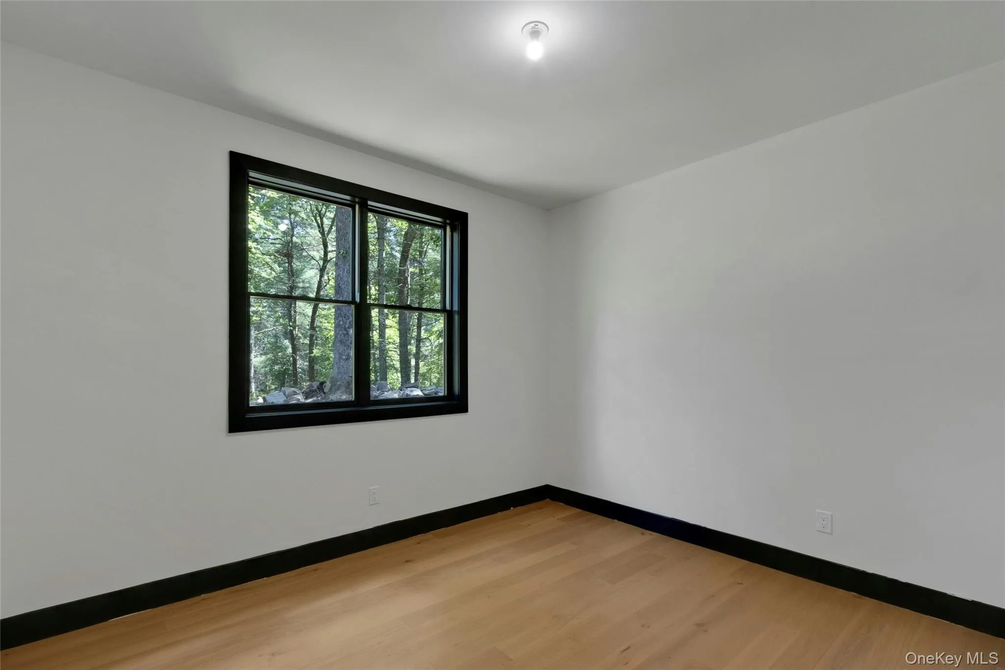 2ND BEDROOM 2ND BEDROOM