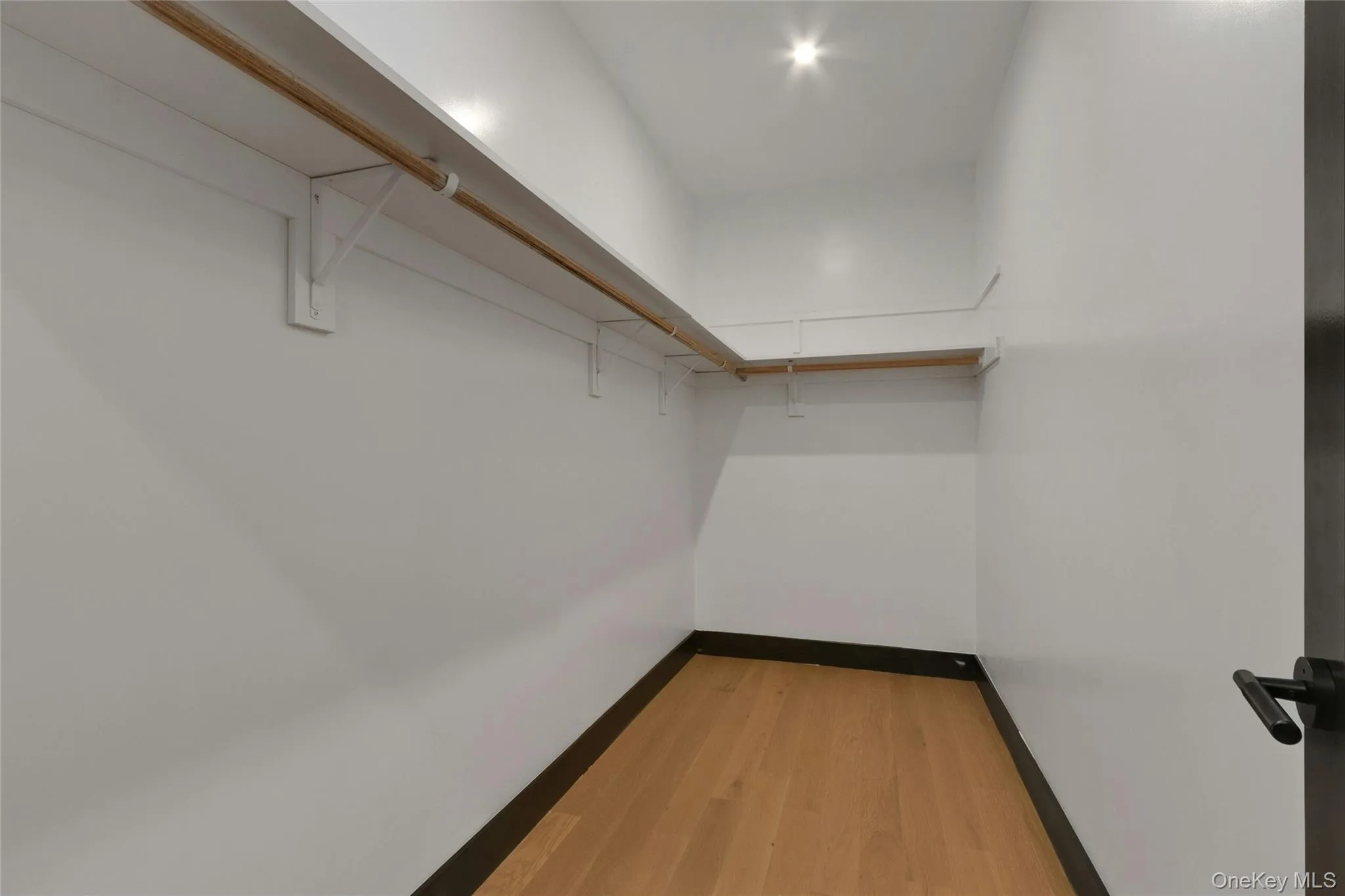PRIMARY BEDROOM WALK IN CLOSET PRIMARY BEDROOM WALK IN CLOSET
