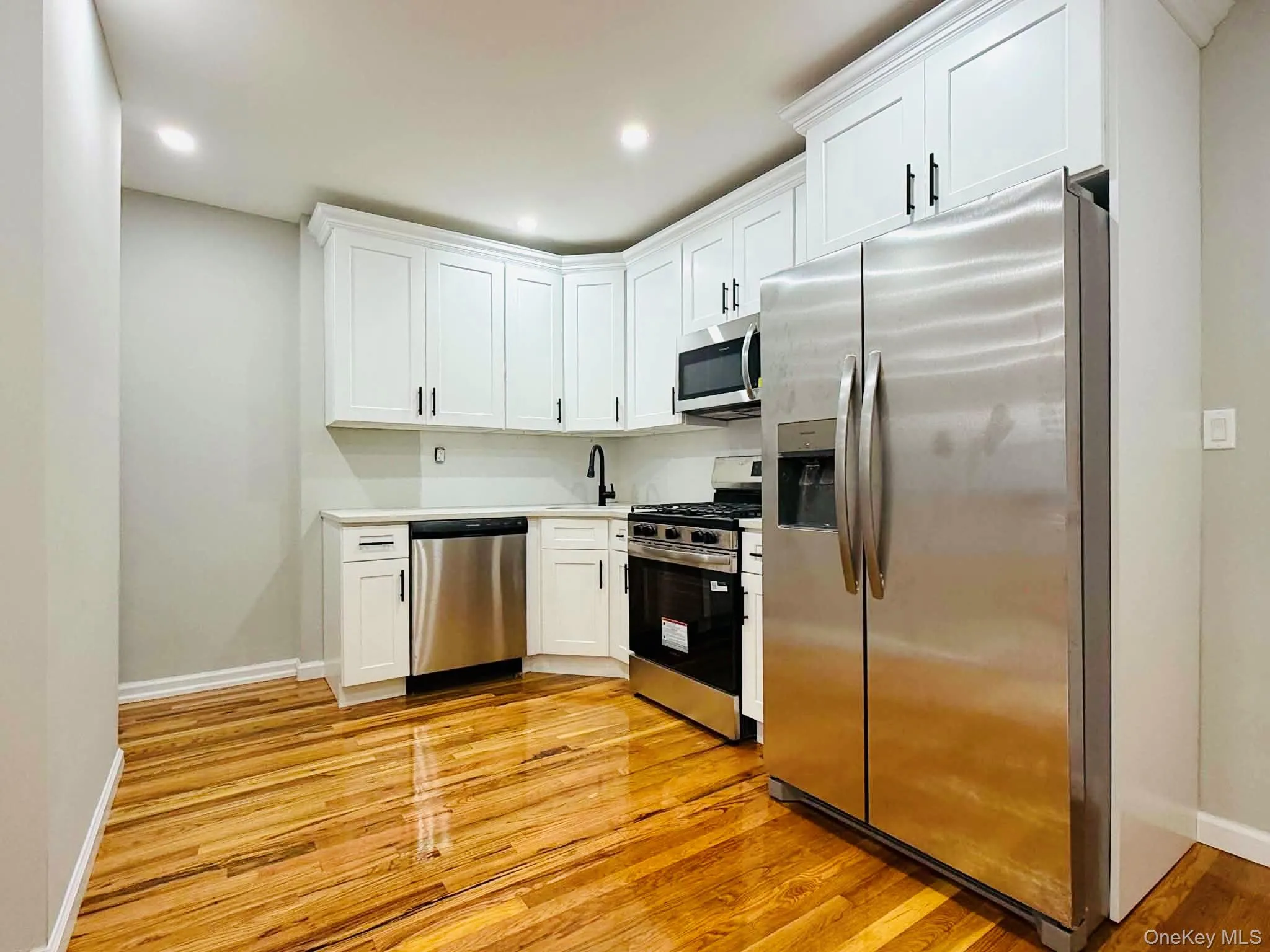 2938 Bouck Avenue, New York, NY, 3 Bedrooms Bedrooms, 8 Rooms Rooms,3 BathroomsBathrooms,Residential,For Rent,Bouck,0,1040489 2938 Bouck Avenue, New York, NY, 3 Bedrooms Bedrooms, 8 Rooms Rooms,3 BathroomsBathrooms,Residential,For Rent,Bouck,0,1040489