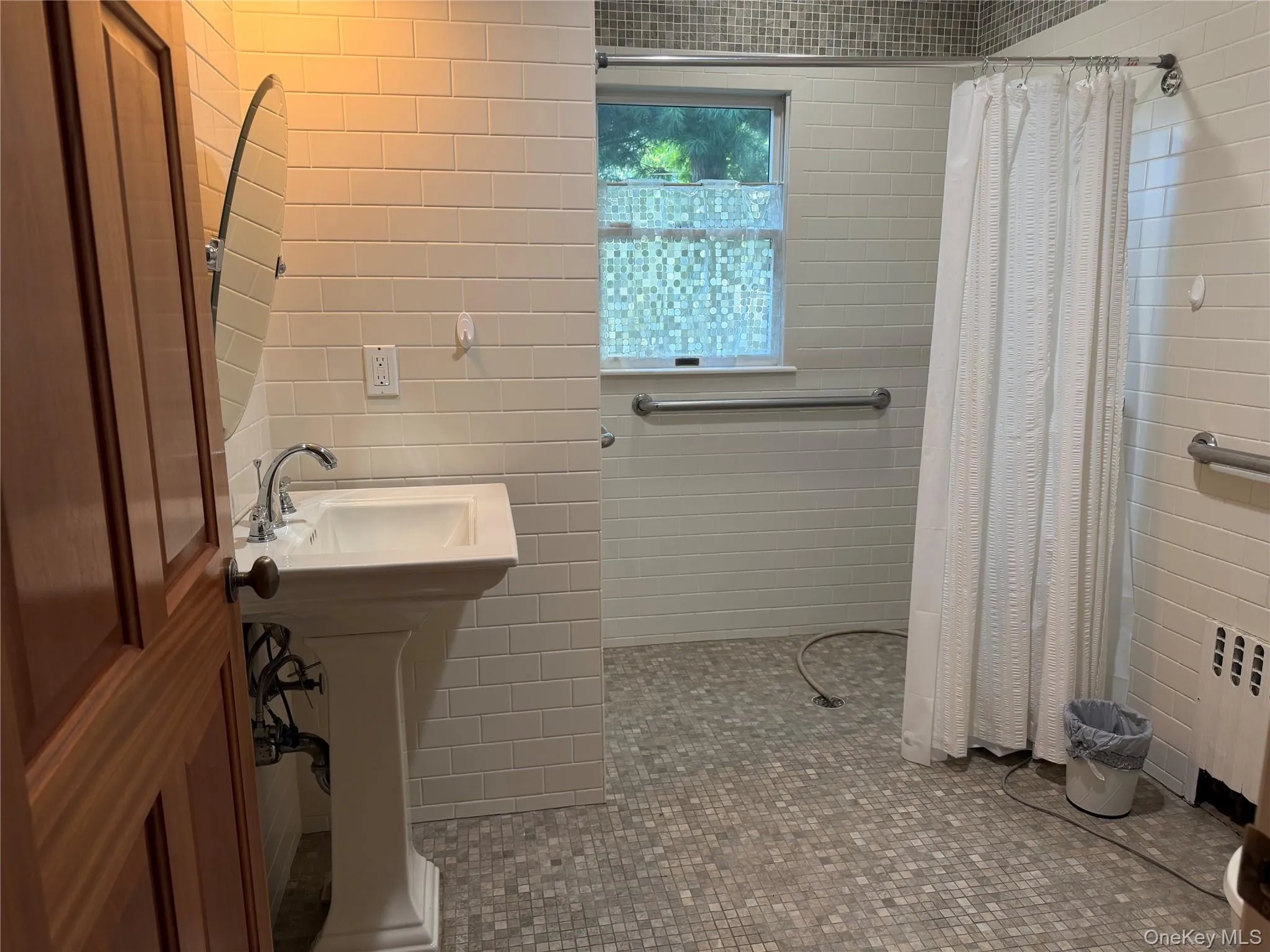 60 Oaktree Lane, North Hempstead, NY, 4 Bedrooms Bedrooms, 8 Rooms Rooms,3 BathroomsBathrooms,Residential Lease,For Rent,Oaktree,0,1040493 60 Oaktree Lane, North Hempstead, NY, 4 Bedrooms Bedrooms, 8 Rooms Rooms,3 BathroomsBathrooms,Residential Lease,For Rent,Oaktree,0,1040493