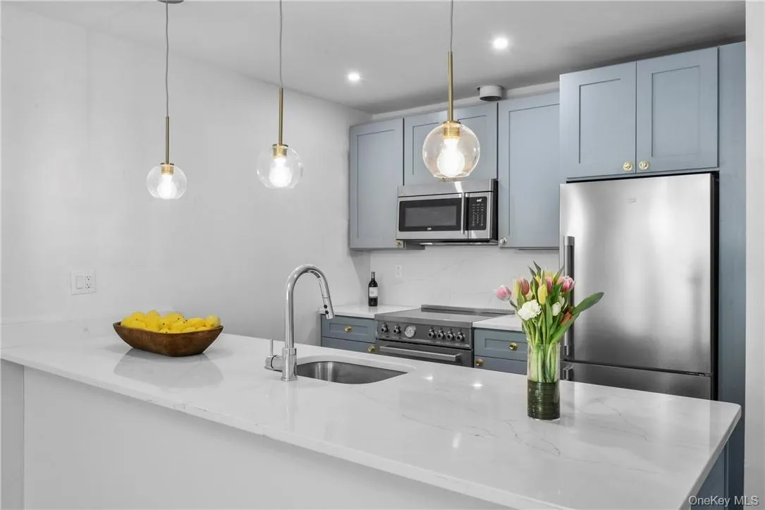 139 Fifth Avenue, Pelham, NY, 2 Bedrooms Bedrooms, 4 Rooms Rooms,2 BathroomsBathrooms,Residential Lease,For Rent,Fifth,0,1040502 139 Fifth Avenue, Pelham, NY, 2 Bedrooms Bedrooms, 4 Rooms Rooms,2 BathroomsBathrooms,Residential Lease,For Rent,Fifth,0,1040502