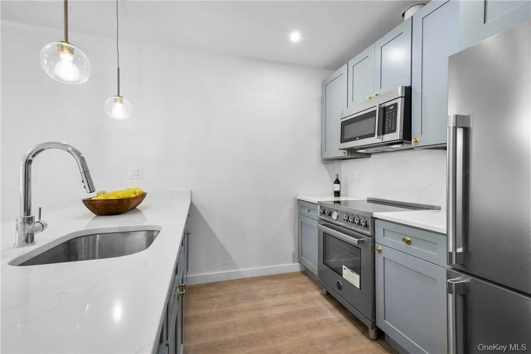 139 Fifth Avenue, Pelham, NY, 2 Bedrooms Bedrooms, 4 Rooms Rooms,2 BathroomsBathrooms,Residential Lease,For Rent,Fifth,0,1040502 139 Fifth Avenue, Pelham, NY, 2 Bedrooms Bedrooms, 4 Rooms Rooms,2 BathroomsBathrooms,Residential Lease,For Rent,Fifth,0,1040502