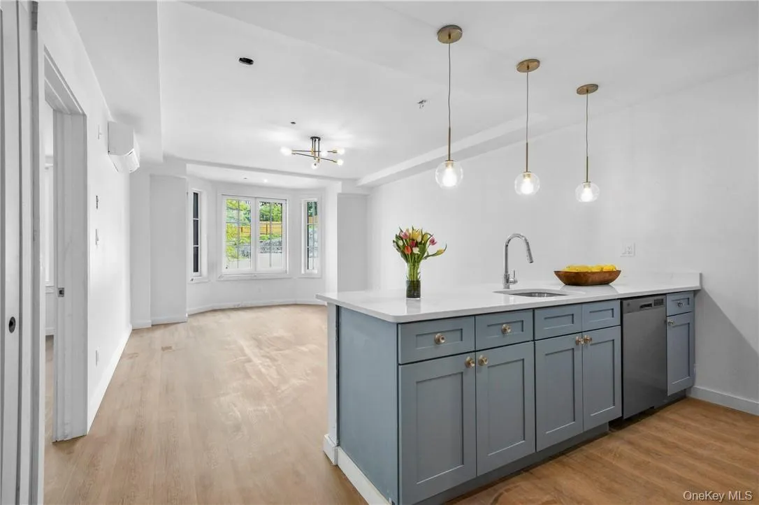 139 Fifth Avenue, Pelham, NY, 2 Bedrooms Bedrooms, 4 Rooms Rooms,2 BathroomsBathrooms,Residential Lease,For Rent,Fifth,0,1040502 139 Fifth Avenue, Pelham, NY, 2 Bedrooms Bedrooms, 4 Rooms Rooms,2 BathroomsBathrooms,Residential Lease,For Rent,Fifth,0,1040502
