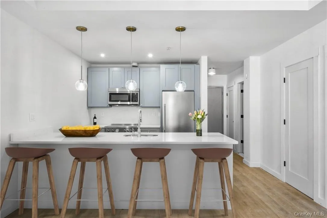 139 Fifth Avenue, Pelham, NY, 2 Bedrooms Bedrooms, 4 Rooms Rooms,2 BathroomsBathrooms,Residential Lease,For Rent,Fifth,0,1040502 139 Fifth Avenue, Pelham, NY, 2 Bedrooms Bedrooms, 4 Rooms Rooms,2 BathroomsBathrooms,Residential Lease,For Rent,Fifth,0,1040502