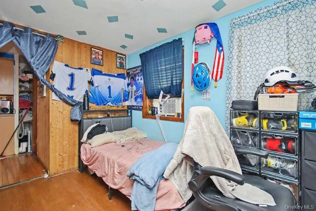 Can be 1st floor bedroom or office Can be 1st floor bedroom or office