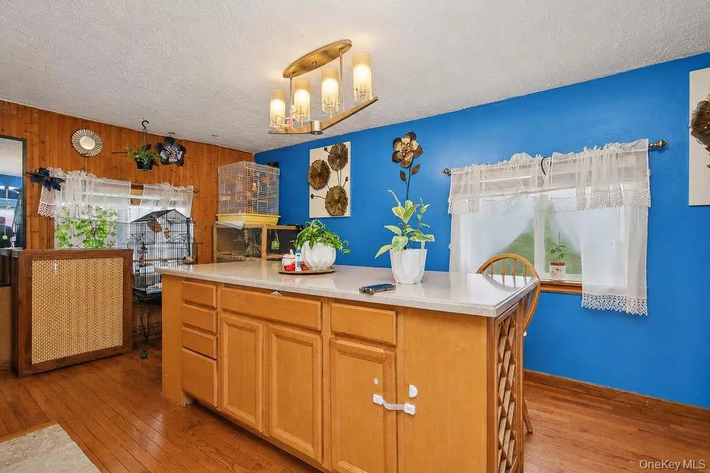Large kitchen island Large kitchen island