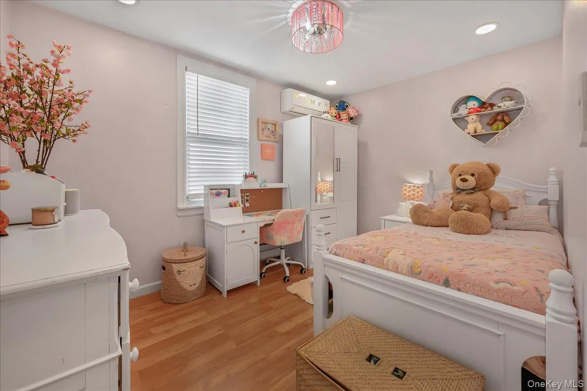 244-37 89th Avenue, New York, NY, 3 Bedrooms Bedrooms, 8 Rooms Rooms,1 BathroomBathrooms,Residential,For Rent,89th,0,1040510 244-37 89th Avenue, New York, NY, 3 Bedrooms Bedrooms, 8 Rooms Rooms,1 BathroomBathrooms,Residential,For Rent,89th,0,1040510