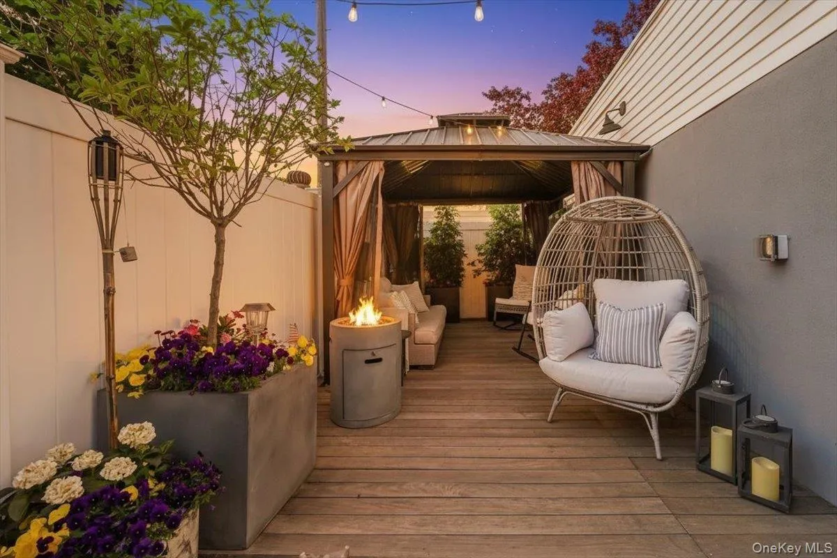 244-37 89th Avenue, New York, NY, 3 Bedrooms Bedrooms, 8 Rooms Rooms,1 BathroomBathrooms,Residential,For Rent,89th,0,1040510 244-37 89th Avenue, New York, NY, 3 Bedrooms Bedrooms, 8 Rooms Rooms,1 BathroomBathrooms,Residential,For Rent,89th,0,1040510