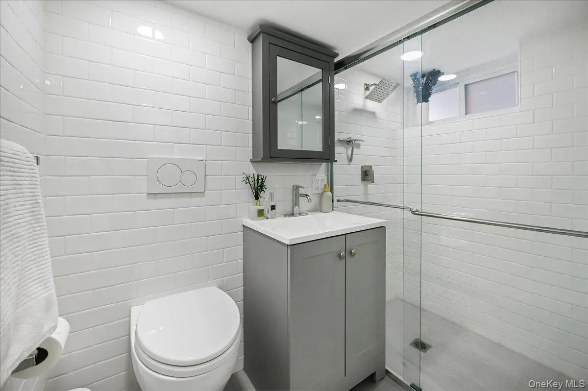 244-37 89th Avenue, New York, NY, 3 Bedrooms Bedrooms, 8 Rooms Rooms,1 BathroomBathrooms,Residential,For Rent,89th,0,1040510 244-37 89th Avenue, New York, NY, 3 Bedrooms Bedrooms, 8 Rooms Rooms,1 BathroomBathrooms,Residential,For Rent,89th,0,1040510