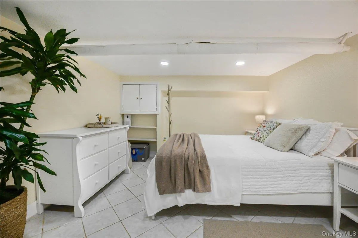 244-37 89th Avenue, New York, NY, 3 Bedrooms Bedrooms, 8 Rooms Rooms,1 BathroomBathrooms,Residential,For Rent,89th,0,1040510 244-37 89th Avenue, New York, NY, 3 Bedrooms Bedrooms, 8 Rooms Rooms,1 BathroomBathrooms,Residential,For Rent,89th,0,1040510