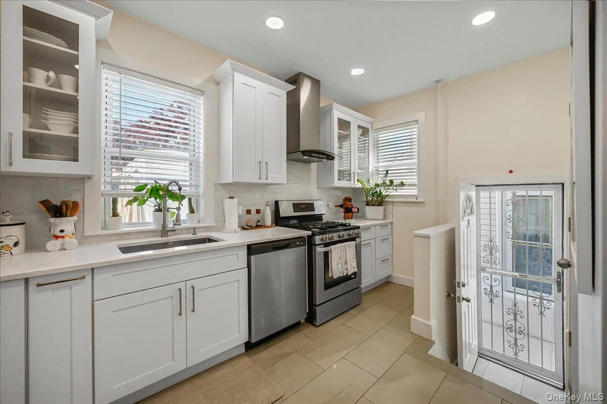 244-37 89th Avenue, New York, NY, 3 Bedrooms Bedrooms, 8 Rooms Rooms,1 BathroomBathrooms,Residential,For Rent,89th,0,1040510 244-37 89th Avenue, New York, NY, 3 Bedrooms Bedrooms, 8 Rooms Rooms,1 BathroomBathrooms,Residential,For Rent,89th,0,1040510
