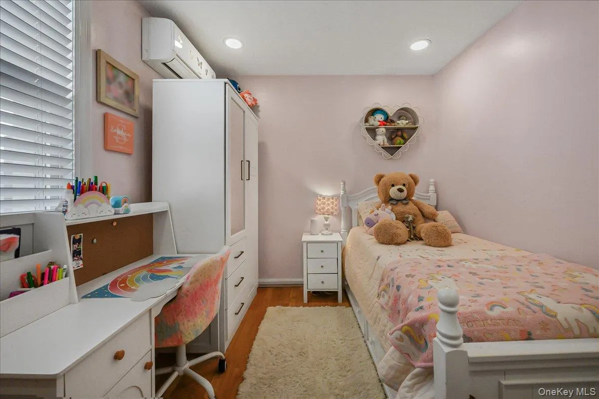 244-37 89th Avenue, New York, NY, 3 Bedrooms Bedrooms, 8 Rooms Rooms,1 BathroomBathrooms,Residential,For Rent,89th,0,1040510 244-37 89th Avenue, New York, NY, 3 Bedrooms Bedrooms, 8 Rooms Rooms,1 BathroomBathrooms,Residential,For Rent,89th,0,1040510