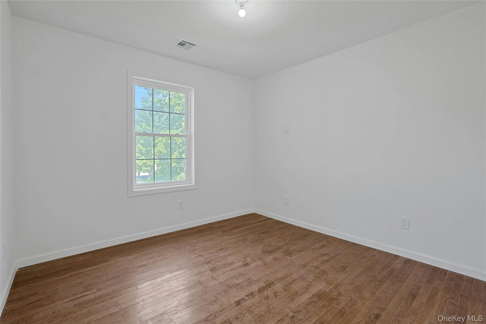 15 Waldron Avenue, Clarkstown, NY, 7 Bedrooms Bedrooms, 10 Rooms Rooms,5 BathroomsBathrooms,Residential Lease,For Rent,Waldron,0,1040511 15 Waldron Avenue, Clarkstown, NY, 7 Bedrooms Bedrooms, 10 Rooms Rooms,5 BathroomsBathrooms,Residential Lease,For Rent,Waldron,0,1040511