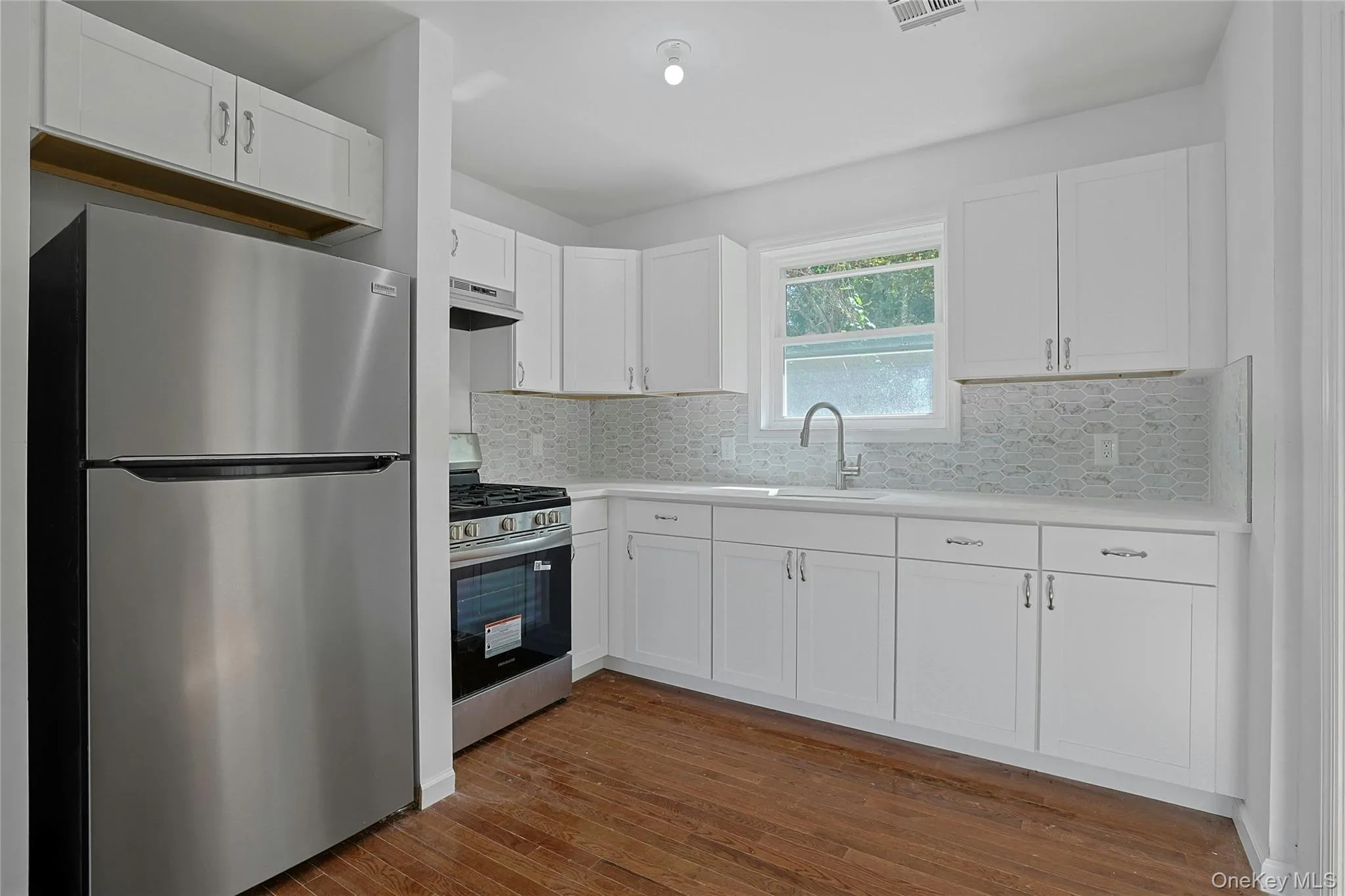 15 Waldron Avenue, Clarkstown, NY, 7 Bedrooms Bedrooms, 10 Rooms Rooms,5 BathroomsBathrooms,Residential Lease,For Rent,Waldron,0,1040511 15 Waldron Avenue, Clarkstown, NY, 7 Bedrooms Bedrooms, 10 Rooms Rooms,5 BathroomsBathrooms,Residential Lease,For Rent,Waldron,0,1040511