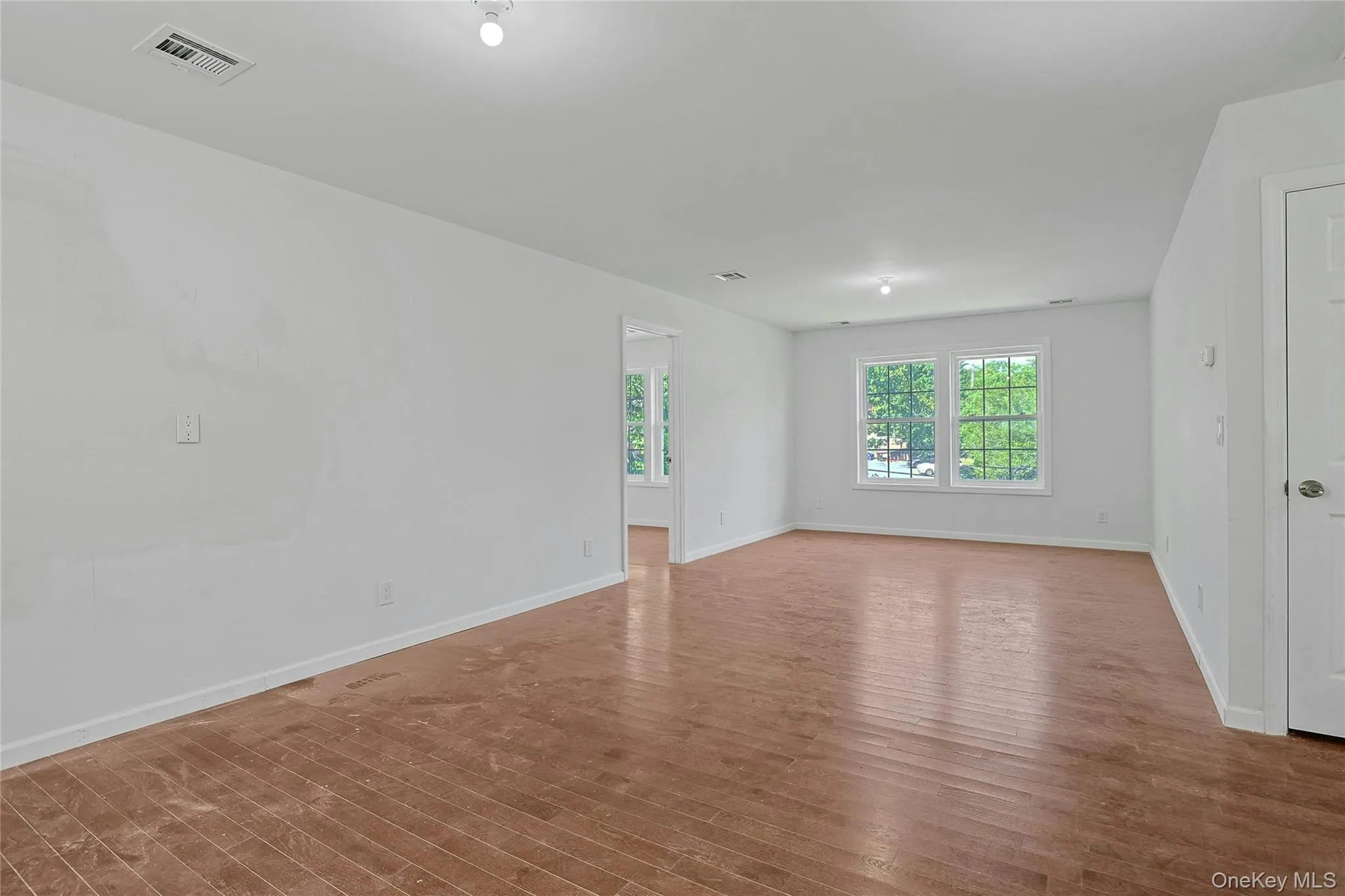 15 Waldron Avenue, Clarkstown, NY, 7 Bedrooms Bedrooms, 10 Rooms Rooms,5 BathroomsBathrooms,Residential Lease,For Rent,Waldron,0,1040511 15 Waldron Avenue, Clarkstown, NY, 7 Bedrooms Bedrooms, 10 Rooms Rooms,5 BathroomsBathrooms,Residential Lease,For Rent,Waldron,0,1040511
