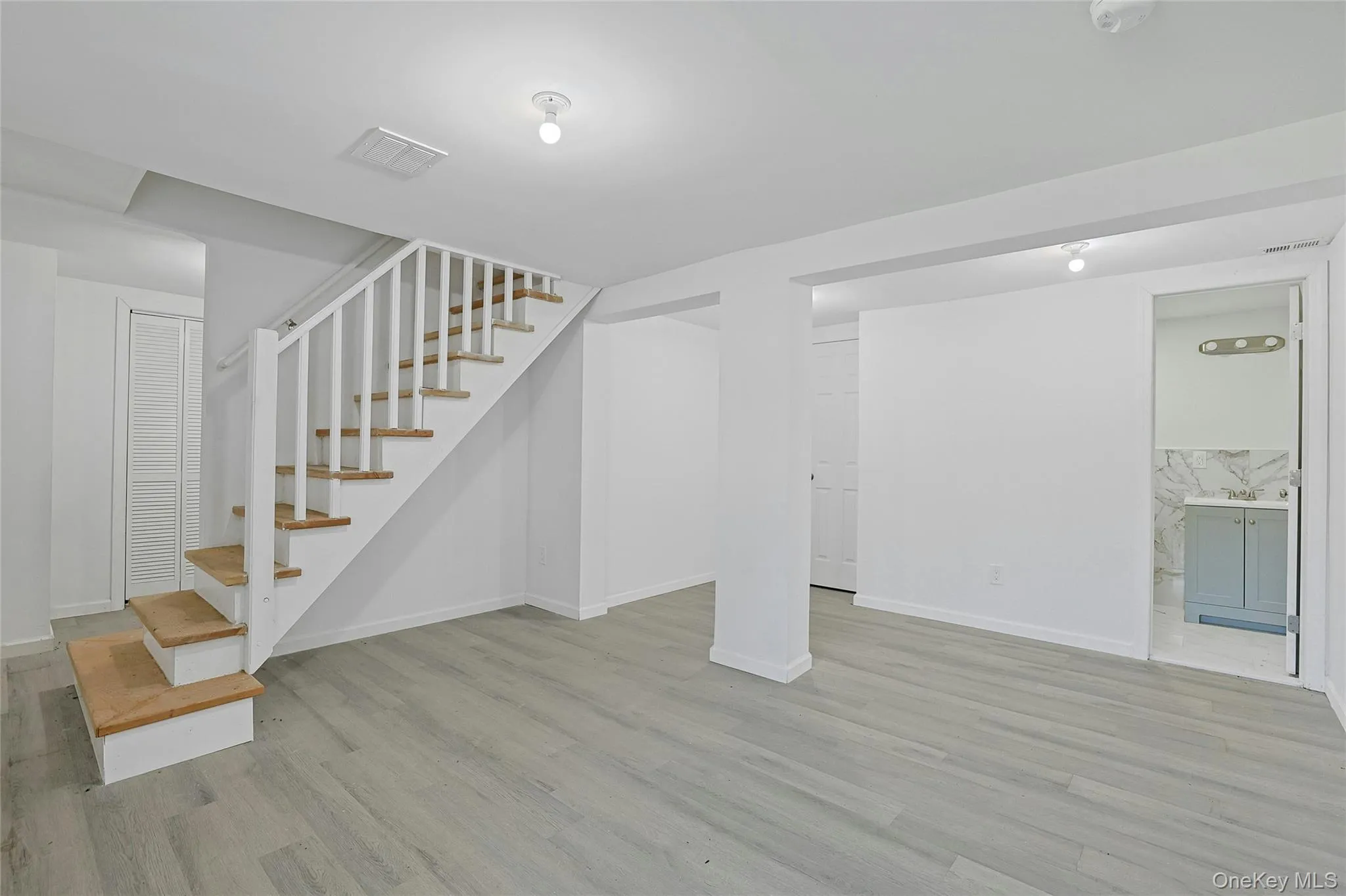 15 Waldron Avenue, Clarkstown, NY, 7 Bedrooms Bedrooms, 10 Rooms Rooms,5 BathroomsBathrooms,Residential Lease,For Rent,Waldron,0,1040511 15 Waldron Avenue, Clarkstown, NY, 7 Bedrooms Bedrooms, 10 Rooms Rooms,5 BathroomsBathrooms,Residential Lease,For Rent,Waldron,0,1040511