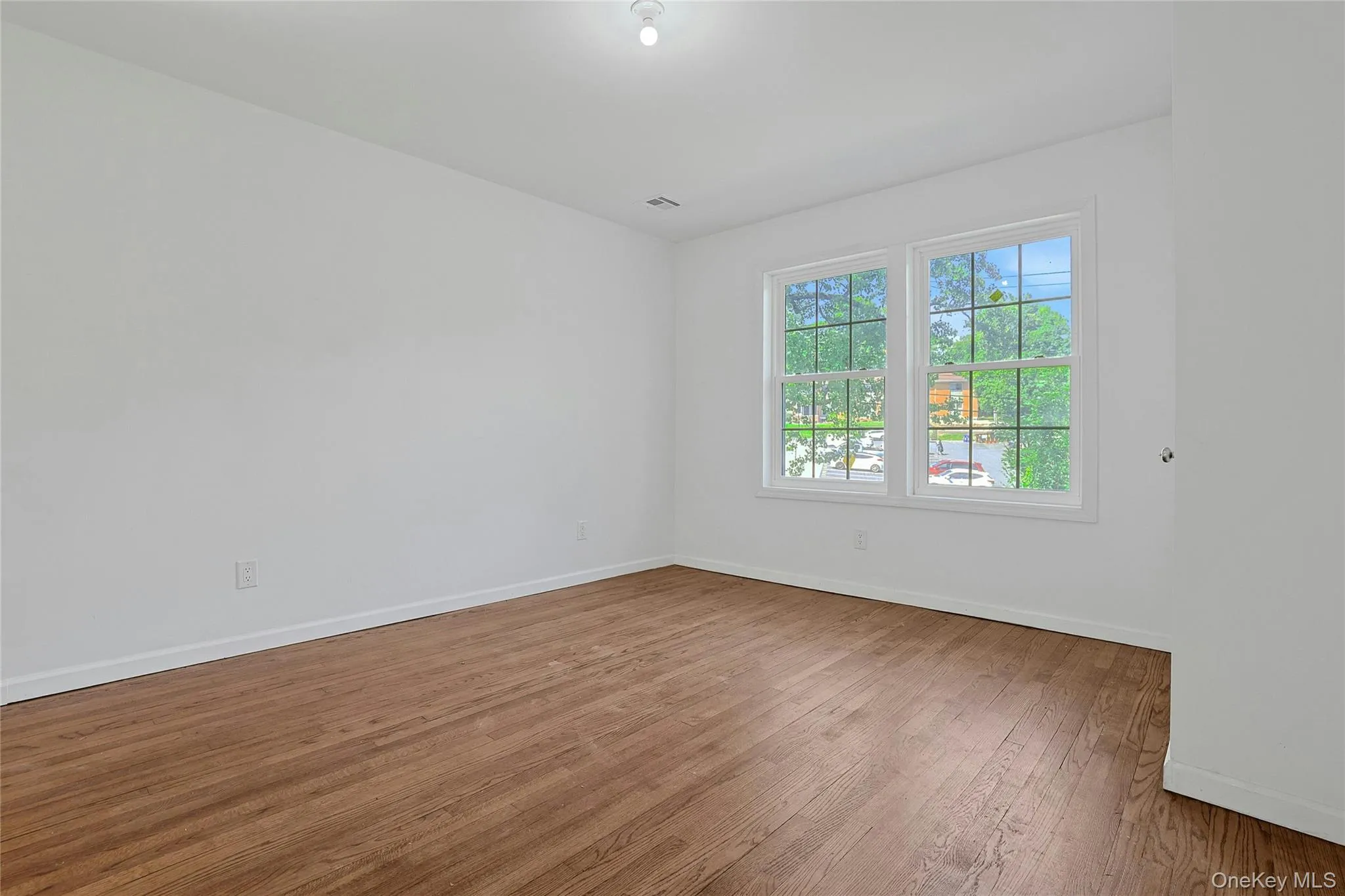 15 Waldron Avenue, Clarkstown, NY, 7 Bedrooms Bedrooms, 10 Rooms Rooms,5 BathroomsBathrooms,Residential Lease,For Rent,Waldron,0,1040511 15 Waldron Avenue, Clarkstown, NY, 7 Bedrooms Bedrooms, 10 Rooms Rooms,5 BathroomsBathrooms,Residential Lease,For Rent,Waldron,0,1040511