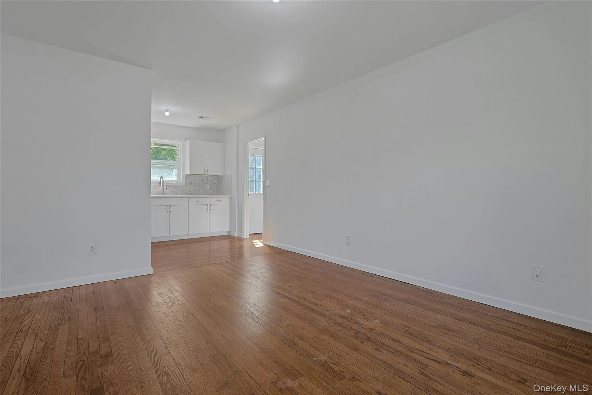 15 Waldron Avenue, Clarkstown, NY, 7 Bedrooms Bedrooms, 10 Rooms Rooms,5 BathroomsBathrooms,Residential Lease,For Rent,Waldron,0,1040511 15 Waldron Avenue, Clarkstown, NY, 7 Bedrooms Bedrooms, 10 Rooms Rooms,5 BathroomsBathrooms,Residential Lease,For Rent,Waldron,0,1040511