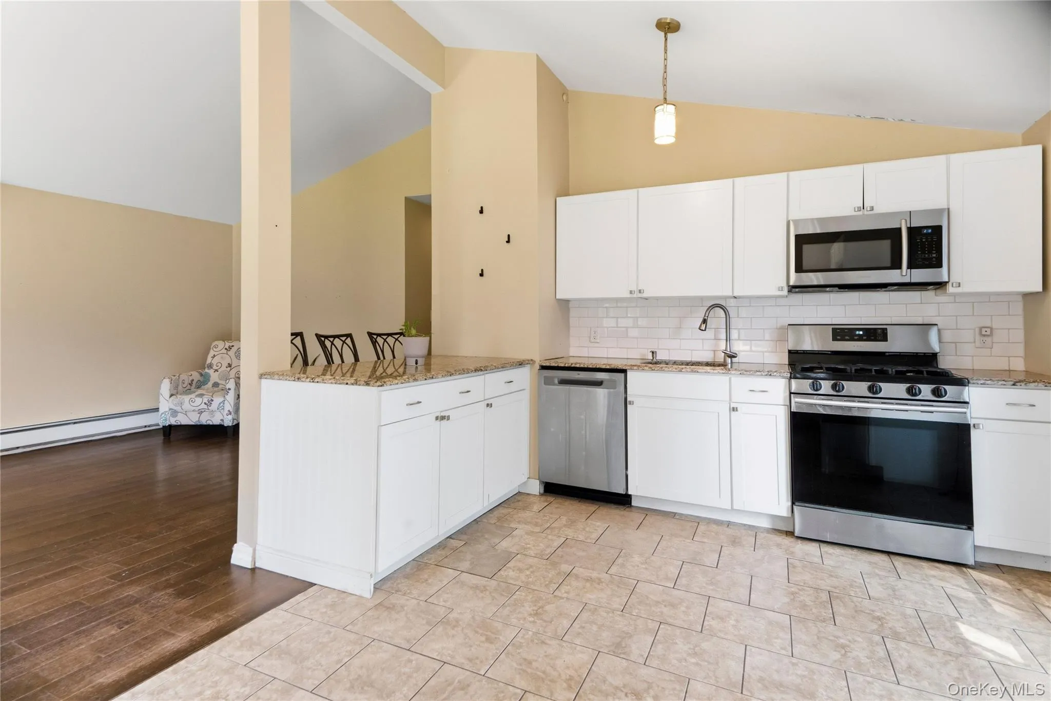 91 Spruce Avenue, Islip, NY, 4 Bedrooms Bedrooms, 8 Rooms Rooms,2 BathroomsBathrooms,Residential,For Rent,Spruce,0,1040513 91 Spruce Avenue, Islip, NY, 4 Bedrooms Bedrooms, 8 Rooms Rooms,2 BathroomsBathrooms,Residential,For Rent,Spruce,0,1040513