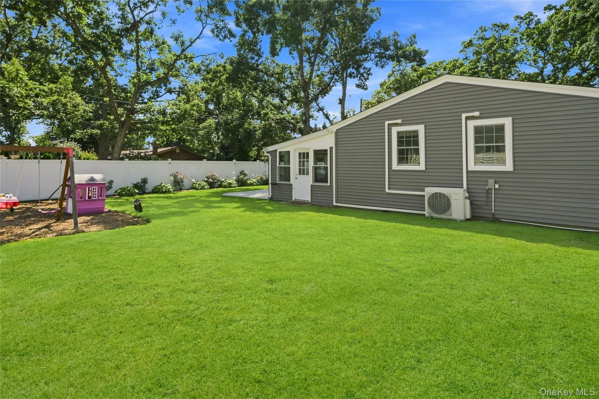 91 Spruce Avenue, Islip, NY, 4 Bedrooms Bedrooms, 8 Rooms Rooms,2 BathroomsBathrooms,Residential,For Rent,Spruce,0,1040513 91 Spruce Avenue, Islip, NY, 4 Bedrooms Bedrooms, 8 Rooms Rooms,2 BathroomsBathrooms,Residential,For Rent,Spruce,0,1040513