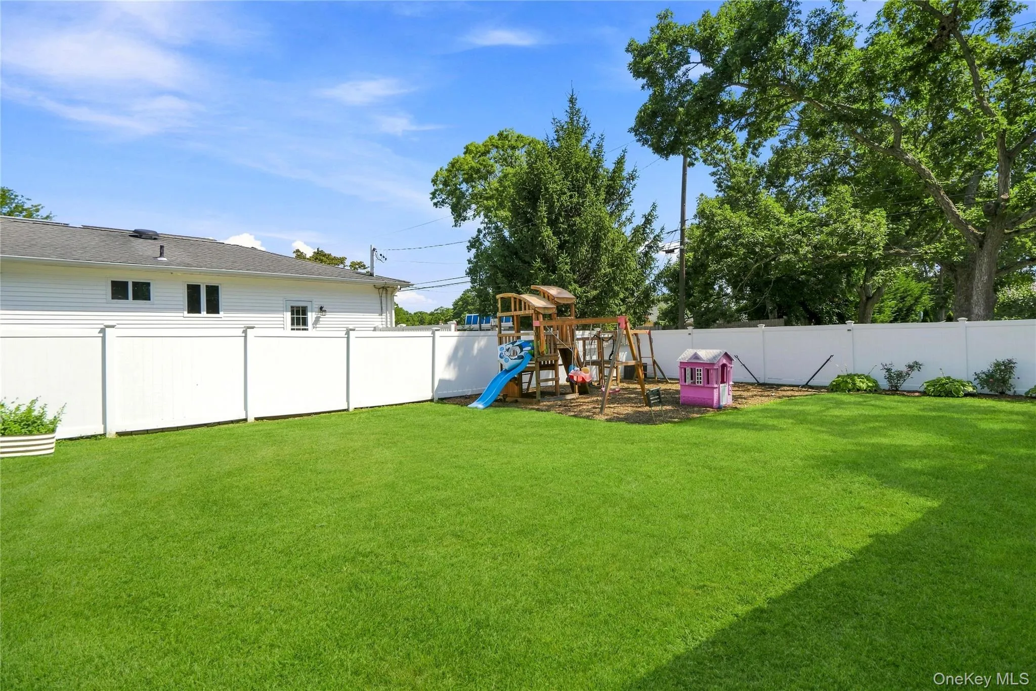 91 Spruce Avenue, Islip, NY, 4 Bedrooms Bedrooms, 8 Rooms Rooms,2 BathroomsBathrooms,Residential,For Rent,Spruce,0,1040513 91 Spruce Avenue, Islip, NY, 4 Bedrooms Bedrooms, 8 Rooms Rooms,2 BathroomsBathrooms,Residential,For Rent,Spruce,0,1040513