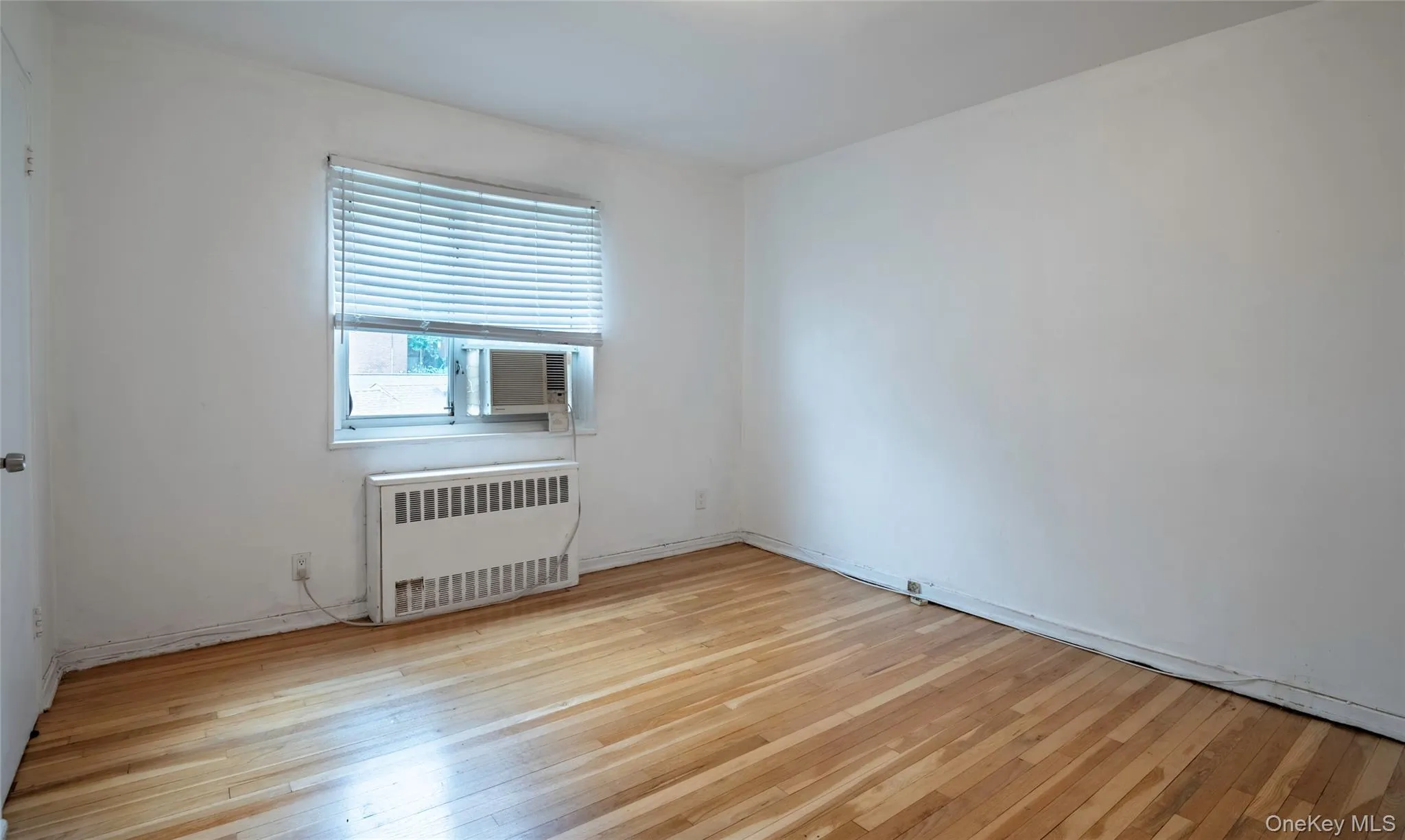 225-24 Manor Road, New York, NY, 2 Bedrooms Bedrooms, 4 Rooms Rooms,1 BathroomBathrooms,Residential,For Rent,Manor,0,1040514 225-24 Manor Road, New York, NY, 2 Bedrooms Bedrooms, 4 Rooms Rooms,1 BathroomBathrooms,Residential,For Rent,Manor,0,1040514