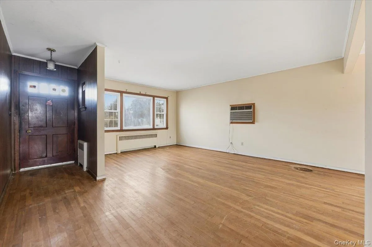 2 Mc Leod Street, Oyster Bay, NY, 3 Bedrooms Bedrooms, 7 Rooms Rooms,1 BathroomBathrooms,Residential,For Rent,Mc Leod,0,1040516 2 Mc Leod Street, Oyster Bay, NY, 3 Bedrooms Bedrooms, 7 Rooms Rooms,1 BathroomBathrooms,Residential,For Rent,Mc Leod,0,1040516