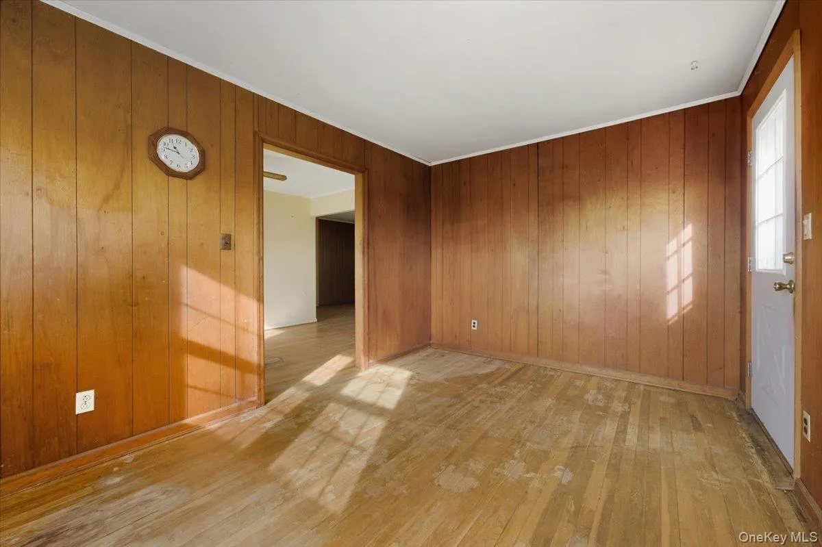2 Mc Leod Street, Oyster Bay, NY, 3 Bedrooms Bedrooms, 7 Rooms Rooms,1 BathroomBathrooms,Residential,For Rent,Mc Leod,0,1040516 2 Mc Leod Street, Oyster Bay, NY, 3 Bedrooms Bedrooms, 7 Rooms Rooms,1 BathroomBathrooms,Residential,For Rent,Mc Leod,0,1040516