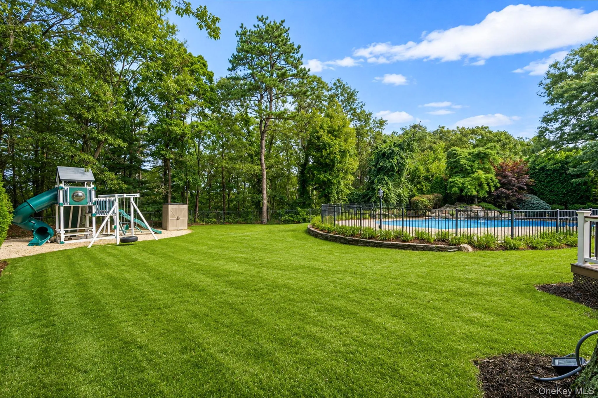 32 Annandale Road, Smithtown, NY, 5 Bedrooms Bedrooms, 12 Rooms Rooms,4 BathroomsBathrooms,Residential,For Rent,Annandale,0,1040526 32 Annandale Road, Smithtown, NY, 5 Bedrooms Bedrooms, 12 Rooms Rooms,4 BathroomsBathrooms,Residential,For Rent,Annandale,0,1040526