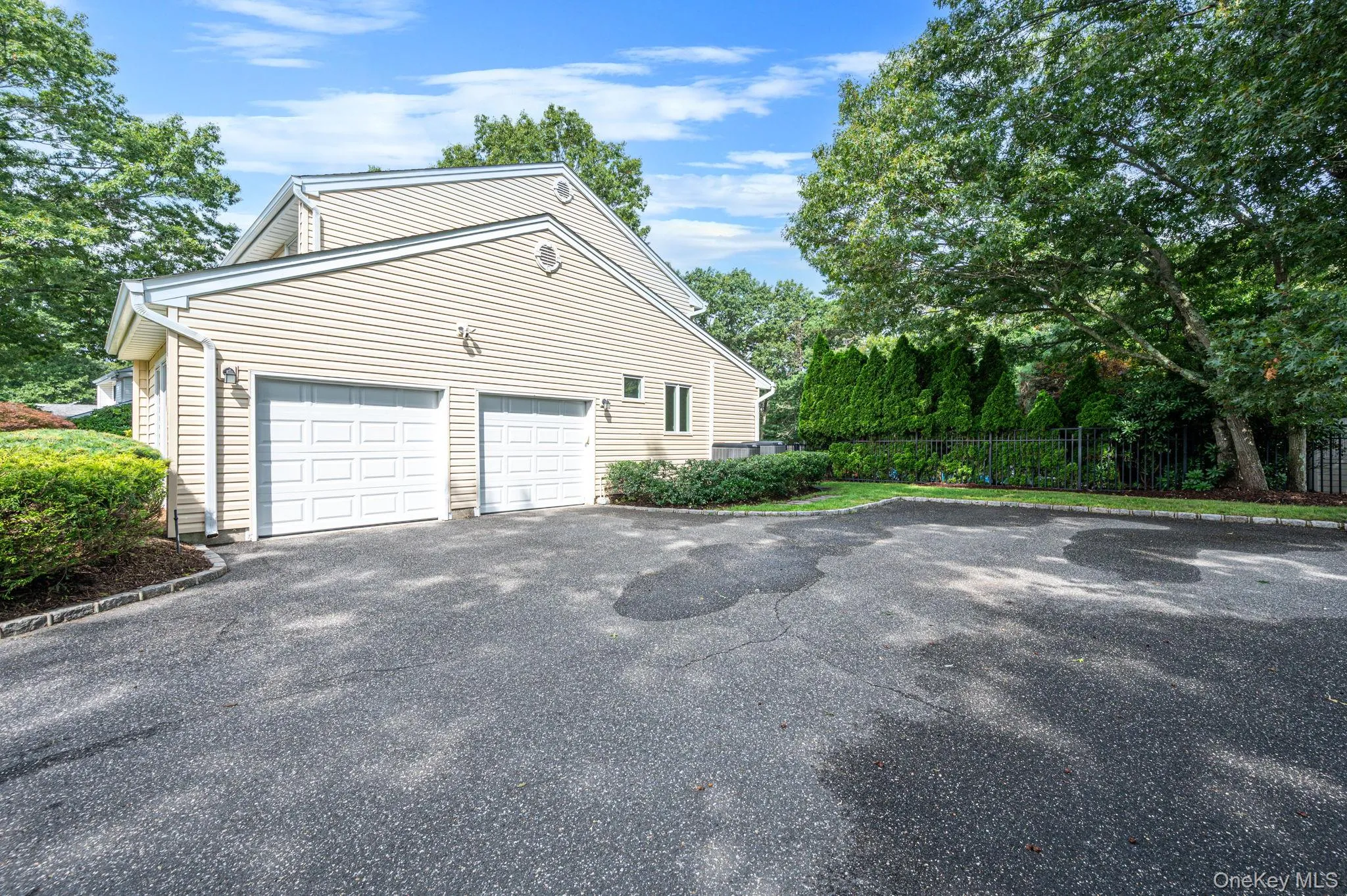 32 Annandale Road, Smithtown, NY, 5 Bedrooms Bedrooms, 12 Rooms Rooms,4 BathroomsBathrooms,Residential,For Rent,Annandale,0,1040526 32 Annandale Road, Smithtown, NY, 5 Bedrooms Bedrooms, 12 Rooms Rooms,4 BathroomsBathrooms,Residential,For Rent,Annandale,0,1040526