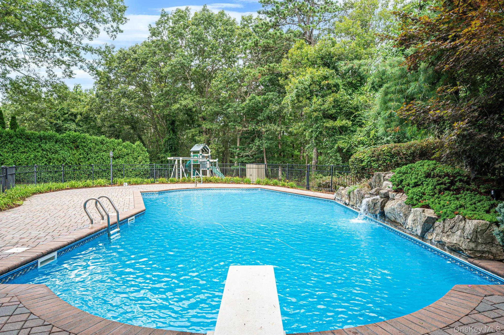 32 Annandale Road, Smithtown, NY, 5 Bedrooms Bedrooms, 12 Rooms Rooms,4 BathroomsBathrooms,Residential,For Rent,Annandale,0,1040526 32 Annandale Road, Smithtown, NY, 5 Bedrooms Bedrooms, 12 Rooms Rooms,4 BathroomsBathrooms,Residential,For Rent,Annandale,0,1040526