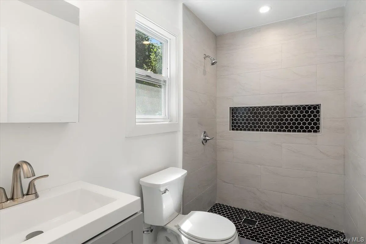 8 Elm Drive, Huntington, NY, 5 Bedrooms Bedrooms, 11 Rooms Rooms,3 BathroomsBathrooms,Residential,For Rent,Elm,0,1040531 8 Elm Drive, Huntington, NY, 5 Bedrooms Bedrooms, 11 Rooms Rooms,3 BathroomsBathrooms,Residential,For Rent,Elm,0,1040531
