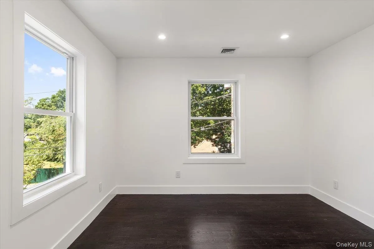 8 Elm Drive, Huntington, NY, 5 Bedrooms Bedrooms, 11 Rooms Rooms,3 BathroomsBathrooms,Residential,For Rent,Elm,0,1040531 8 Elm Drive, Huntington, NY, 5 Bedrooms Bedrooms, 11 Rooms Rooms,3 BathroomsBathrooms,Residential,For Rent,Elm,0,1040531