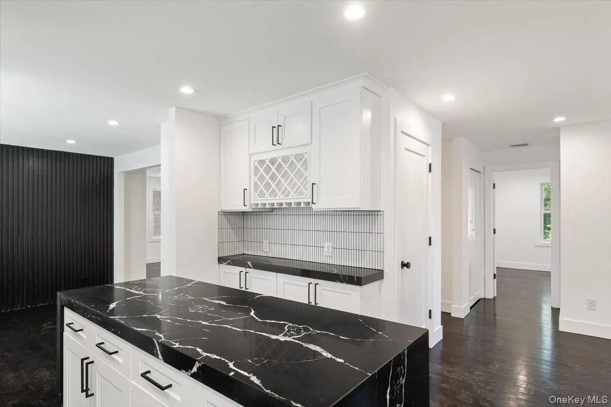 8 Elm Drive, Huntington, NY, 5 Bedrooms Bedrooms, 11 Rooms Rooms,3 BathroomsBathrooms,Residential,For Rent,Elm,0,1040531 8 Elm Drive, Huntington, NY, 5 Bedrooms Bedrooms, 11 Rooms Rooms,3 BathroomsBathrooms,Residential,For Rent,Elm,0,1040531