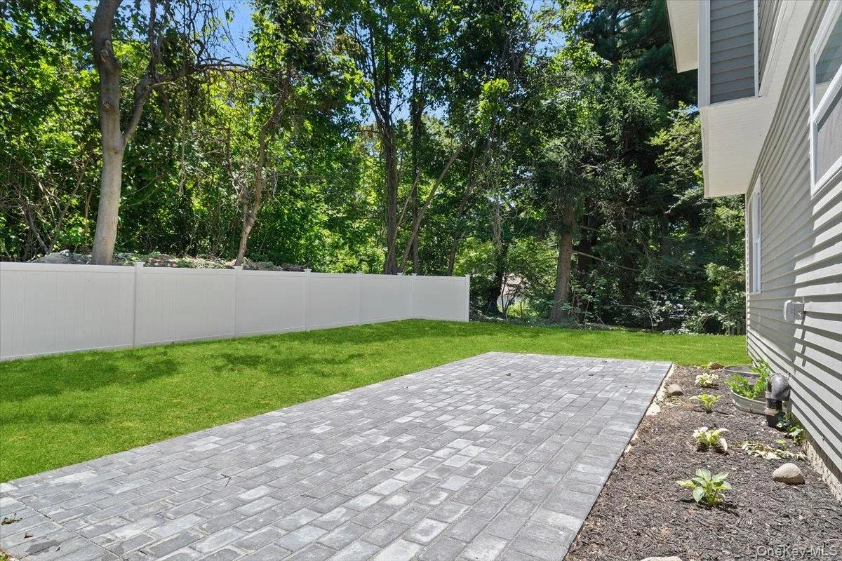 8 Elm Drive, Huntington, NY, 5 Bedrooms Bedrooms, 11 Rooms Rooms,3 BathroomsBathrooms,Residential,For Rent,Elm,0,1040531 8 Elm Drive, Huntington, NY, 5 Bedrooms Bedrooms, 11 Rooms Rooms,3 BathroomsBathrooms,Residential,For Rent,Elm,0,1040531
