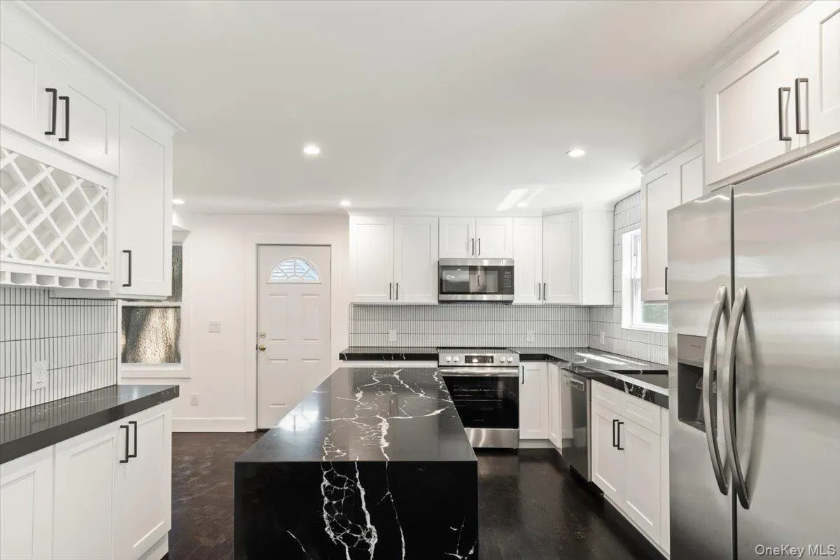 8 Elm Drive, Huntington, NY, 5 Bedrooms Bedrooms, 11 Rooms Rooms,3 BathroomsBathrooms,Residential,For Rent,Elm,0,1040531 8 Elm Drive, Huntington, NY, 5 Bedrooms Bedrooms, 11 Rooms Rooms,3 BathroomsBathrooms,Residential,For Rent,Elm,0,1040531