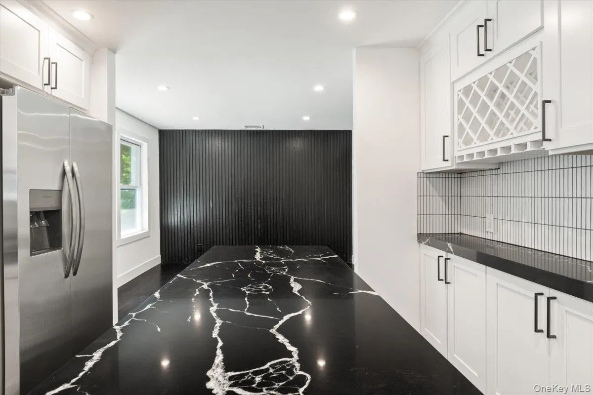 8 Elm Drive, Huntington, NY, 5 Bedrooms Bedrooms, 11 Rooms Rooms,3 BathroomsBathrooms,Residential,For Rent,Elm,0,1040531 8 Elm Drive, Huntington, NY, 5 Bedrooms Bedrooms, 11 Rooms Rooms,3 BathroomsBathrooms,Residential,For Rent,Elm,0,1040531