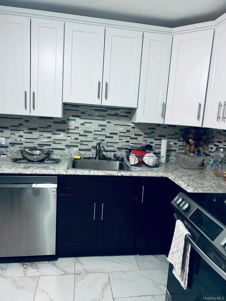 126 Sussex Road, Hempstead, NY, 4 Bedrooms Bedrooms, 12 Rooms Rooms,3 BathroomsBathrooms,Residential,For Rent,Sussex,0,1040533 126 Sussex Road, Hempstead, NY, 4 Bedrooms Bedrooms, 12 Rooms Rooms,3 BathroomsBathrooms,Residential,For Rent,Sussex,0,1040533