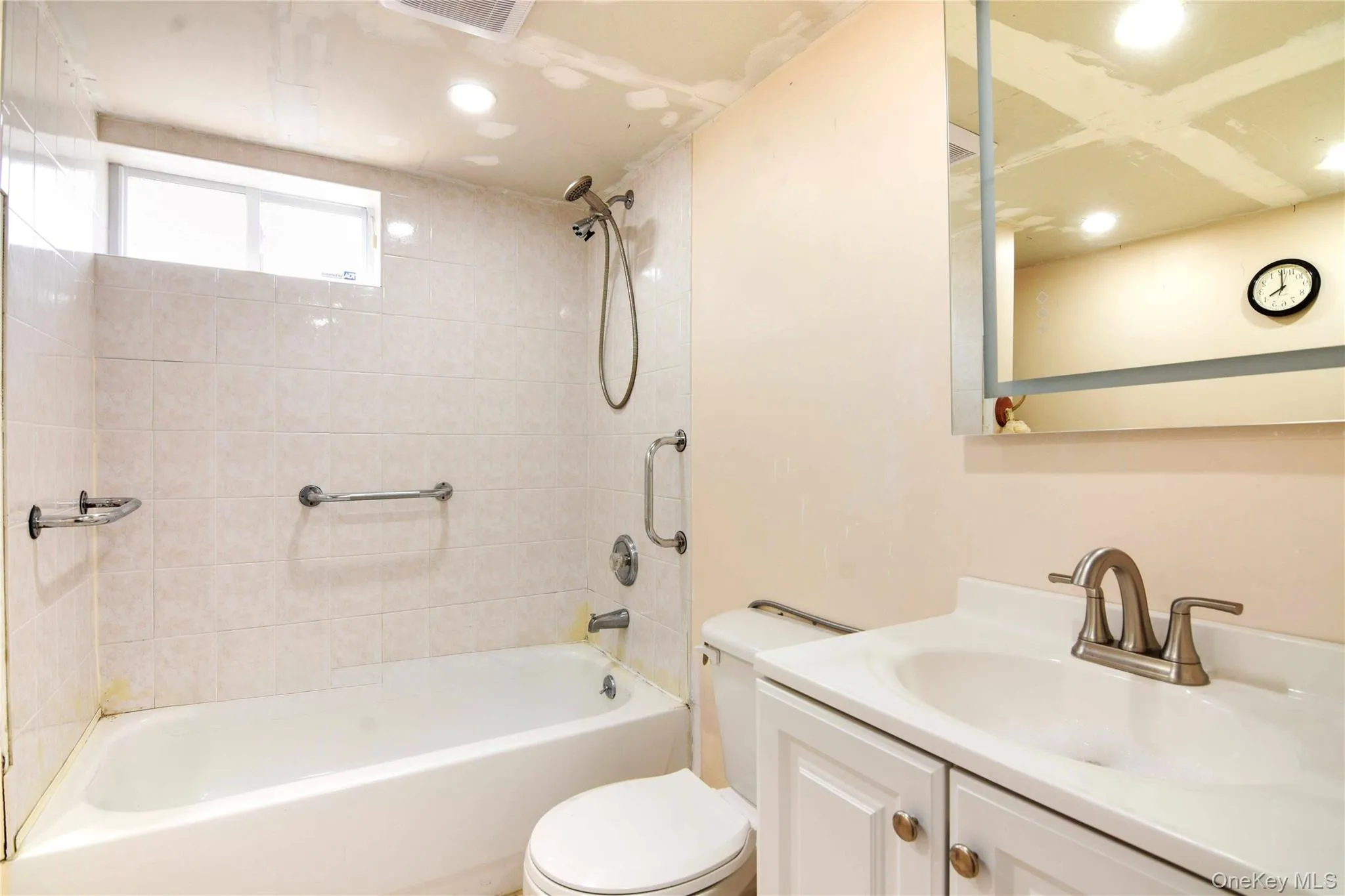 1603 2nd Street, West Babylon, NY, 3 Bedrooms Bedrooms, 7 Rooms Rooms,2 BathroomsBathrooms,Residential,For Rent,2nd,0,1040534 1603 2nd Street, West Babylon, NY, 3 Bedrooms Bedrooms, 7 Rooms Rooms,2 BathroomsBathrooms,Residential,For Rent,2nd,0,1040534
