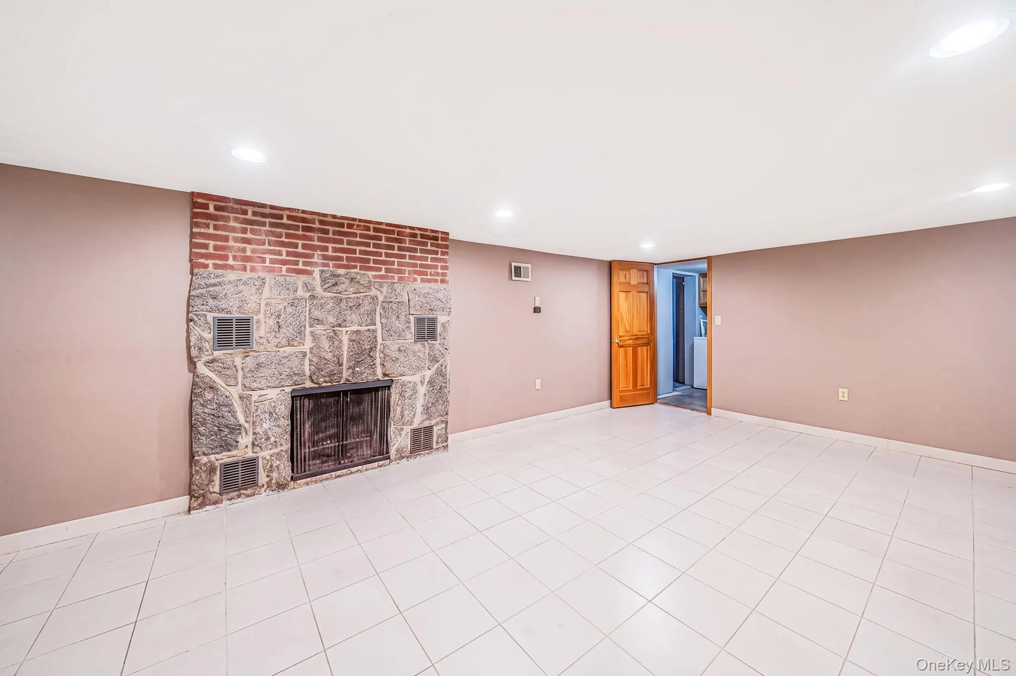 92 Parkhill Avenue, Oyster Bay, NY, 3 Bedrooms Bedrooms, 6 Rooms Rooms,1 BathroomBathrooms,Residential,For Rent,Parkhill,0,1040539 92 Parkhill Avenue, Oyster Bay, NY, 3 Bedrooms Bedrooms, 6 Rooms Rooms,1 BathroomBathrooms,Residential,For Rent,Parkhill,0,1040539