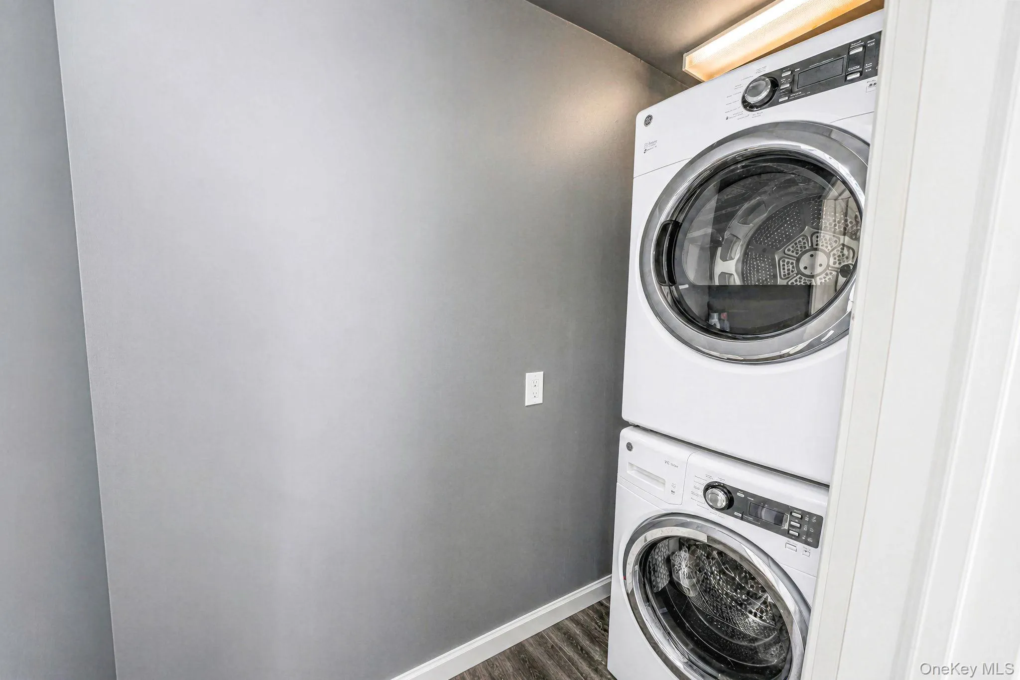 92 Parkhill Avenue, Oyster Bay, NY, 3 Bedrooms Bedrooms, 6 Rooms Rooms,1 BathroomBathrooms,Residential,For Rent,Parkhill,0,1040539 92 Parkhill Avenue, Oyster Bay, NY, 3 Bedrooms Bedrooms, 6 Rooms Rooms,1 BathroomBathrooms,Residential,For Rent,Parkhill,0,1040539