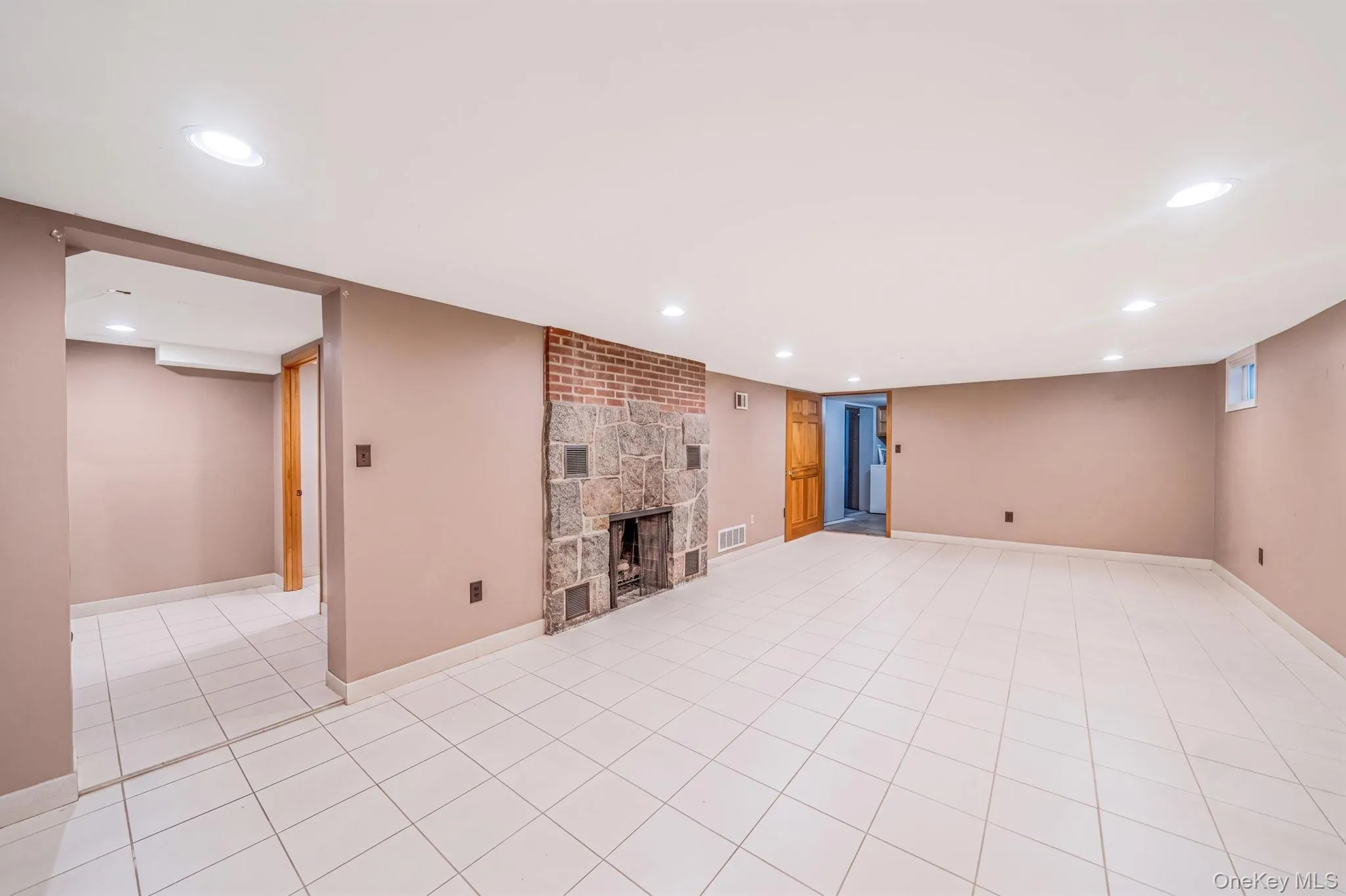 92 Parkhill Avenue, Oyster Bay, NY, 3 Bedrooms Bedrooms, 6 Rooms Rooms,1 BathroomBathrooms,Residential,For Rent,Parkhill,0,1040539 92 Parkhill Avenue, Oyster Bay, NY, 3 Bedrooms Bedrooms, 6 Rooms Rooms,1 BathroomBathrooms,Residential,For Rent,Parkhill,0,1040539