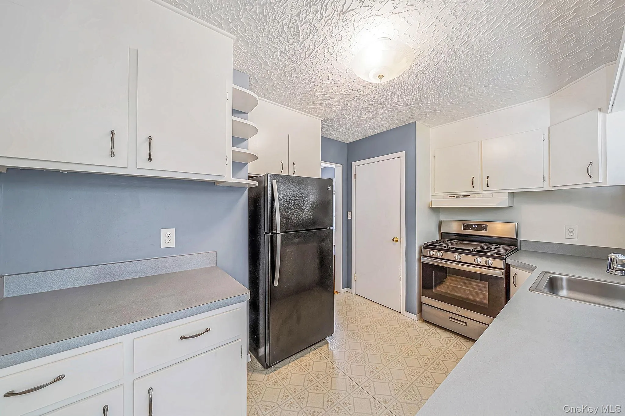 92 Parkhill Avenue, Oyster Bay, NY, 3 Bedrooms Bedrooms, 6 Rooms Rooms,1 BathroomBathrooms,Residential,For Rent,Parkhill,0,1040539 92 Parkhill Avenue, Oyster Bay, NY, 3 Bedrooms Bedrooms, 6 Rooms Rooms,1 BathroomBathrooms,Residential,For Rent,Parkhill,0,1040539