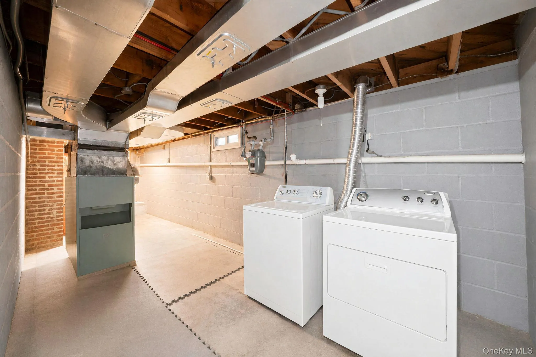 92 Parkhill Avenue, Oyster Bay, NY, 3 Bedrooms Bedrooms, 6 Rooms Rooms,1 BathroomBathrooms,Residential,For Rent,Parkhill,0,1040539 92 Parkhill Avenue, Oyster Bay, NY, 3 Bedrooms Bedrooms, 6 Rooms Rooms,1 BathroomBathrooms,Residential,For Rent,Parkhill,0,1040539
